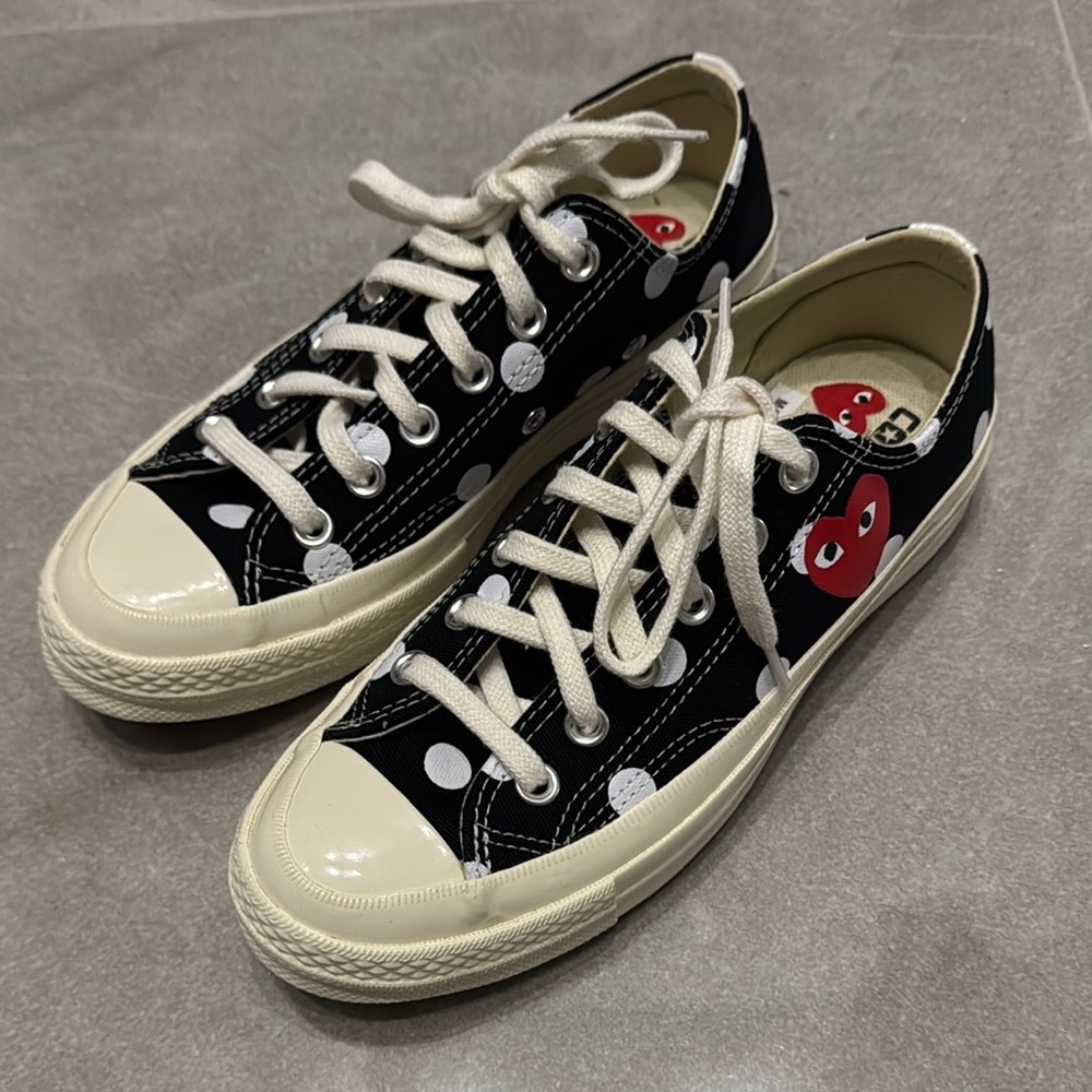 Authentic Comme Des Garçons Play sneakers! Like new !